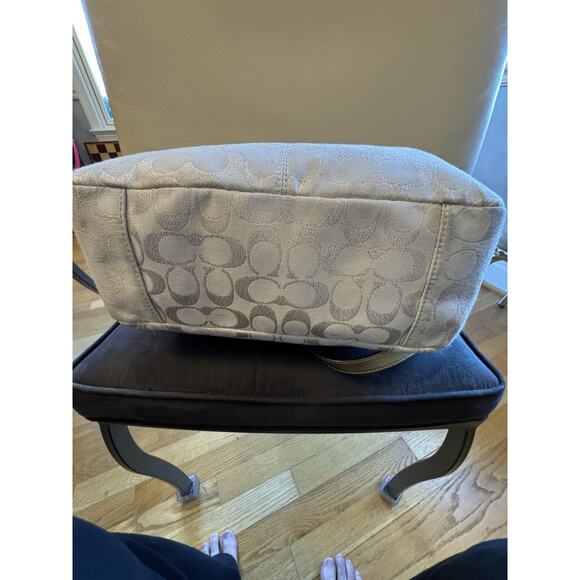 Coach Large Gold Metallic Signature Gallery Bag - Picture 11 of 16